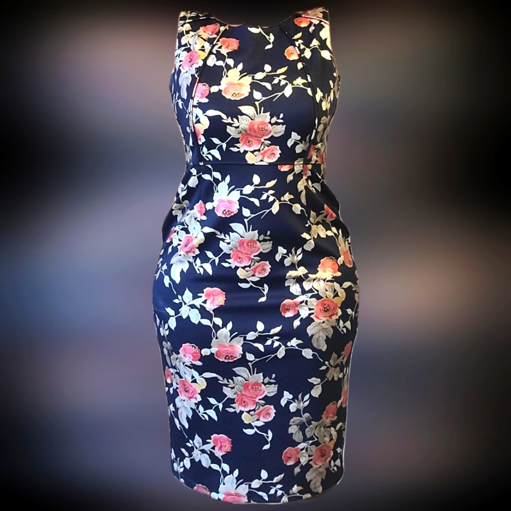 Enfocus Studio Metallic Floral Print Sleeveless Pullover